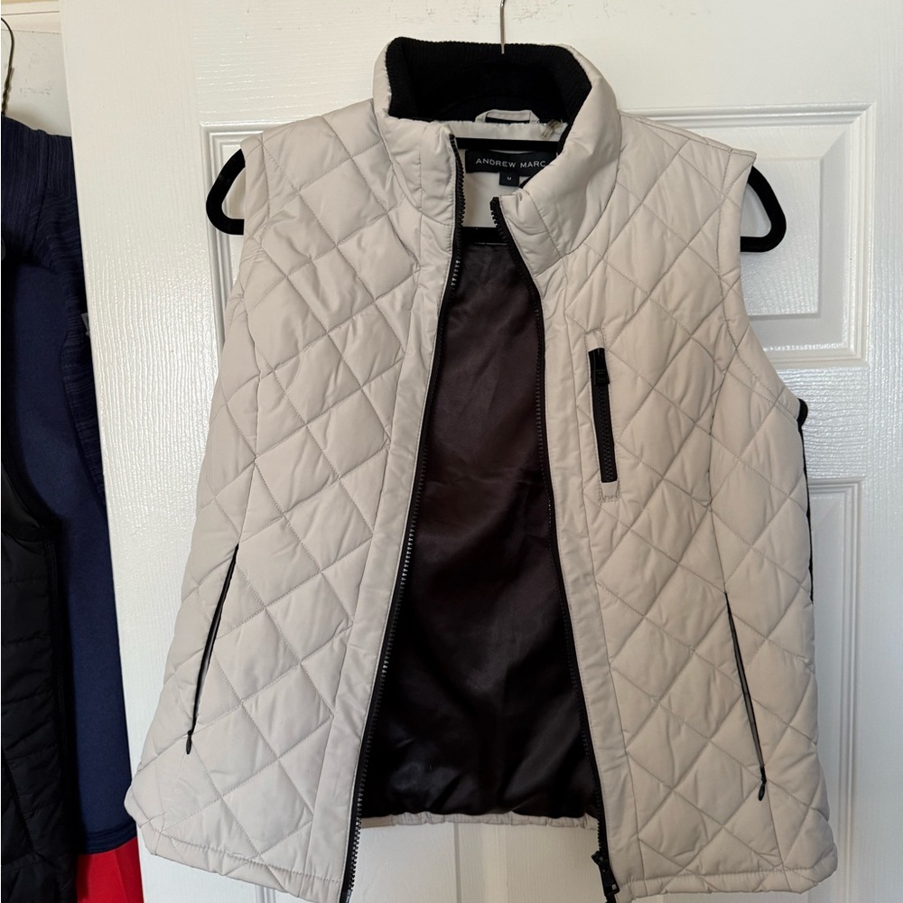 Andrew Marc Quilted Vest (off white)